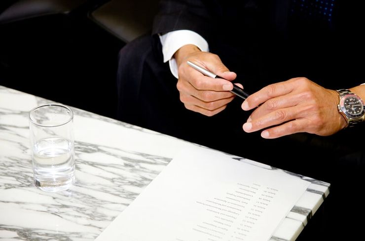 会議室で打合せ